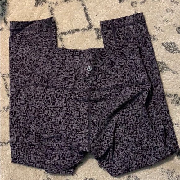 Lululemon wunder under high waisted Capri legging - Picture 3 of 4